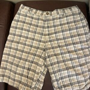 Covington Men's Plaid Shorts in Tan and Black